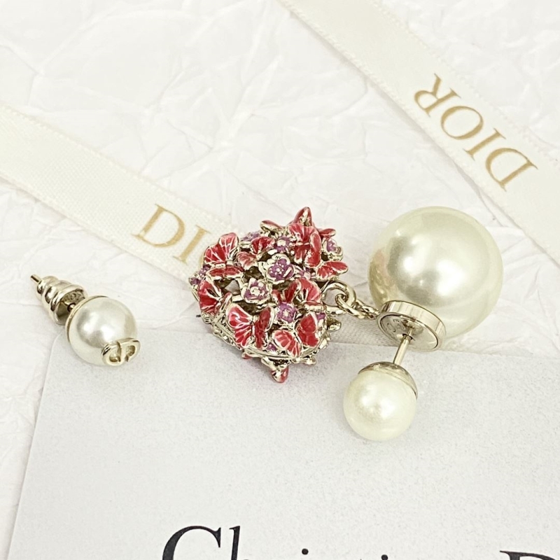 chr1st1an D10r earrings